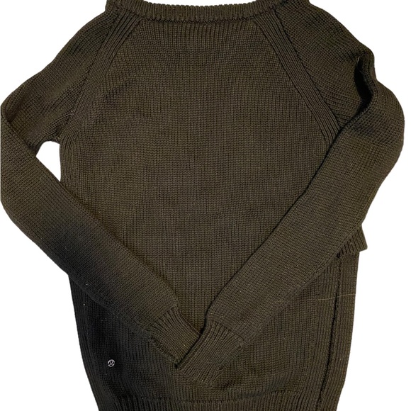 Size 6 Lululemon black sweater - Picture 8 of 8